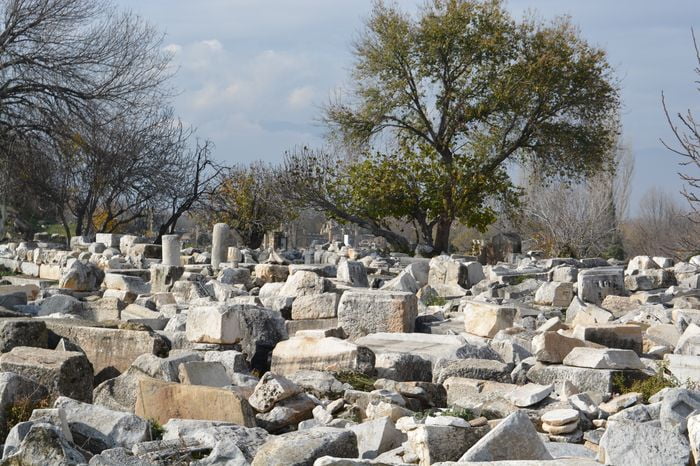 Camiye mezgit derler