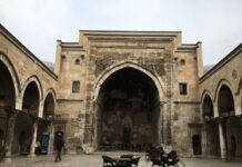 Hüseyin Baykara Oğlu Mirza Rıza Türbesi